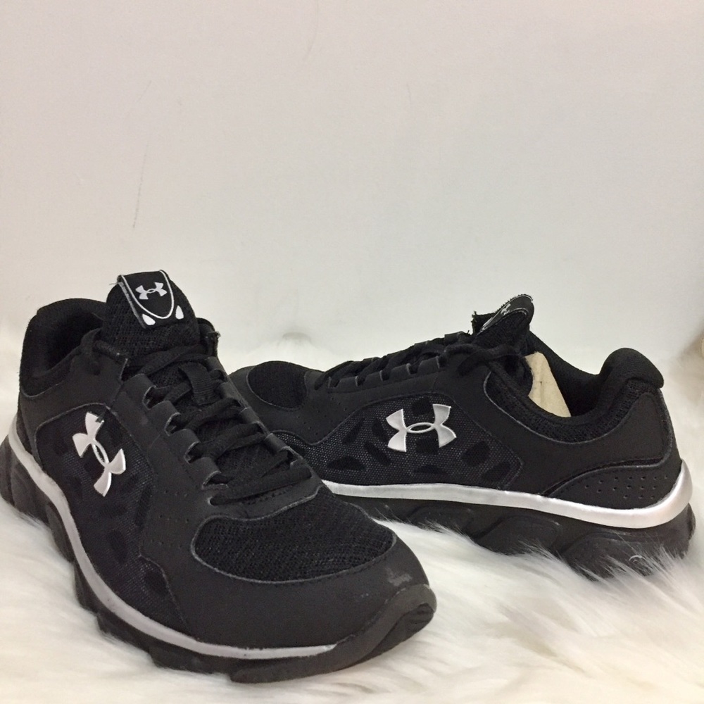 Under Armour Athletic Shoes | Unisex | Youth 5.5